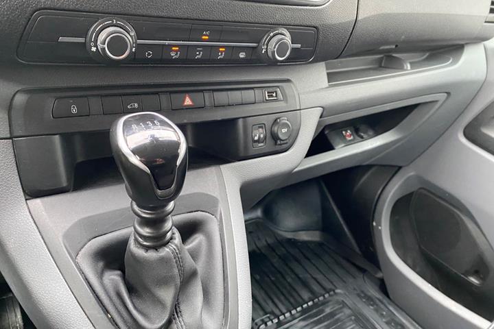 Hvid Toyota ProAce fra 2021