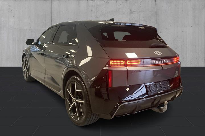 Grå Hyundai Ioniq 5 fra 2025