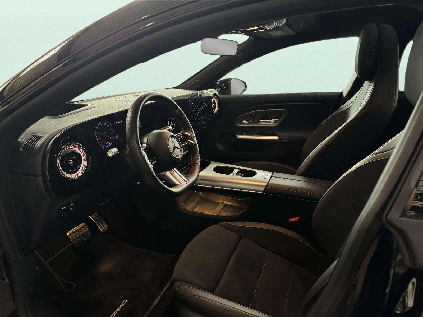 Sort Mercedes CLA250+ fra 2026