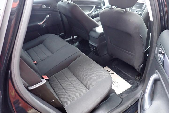 Sort Ford Mondeo fra 2014