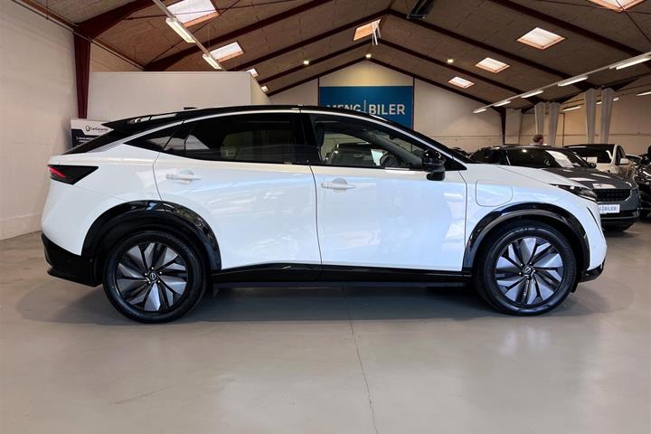 Hvid Nissan Ariya fra 2023