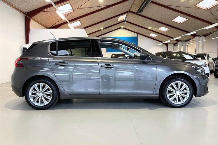 Sort Peugeot 308 fra 2018