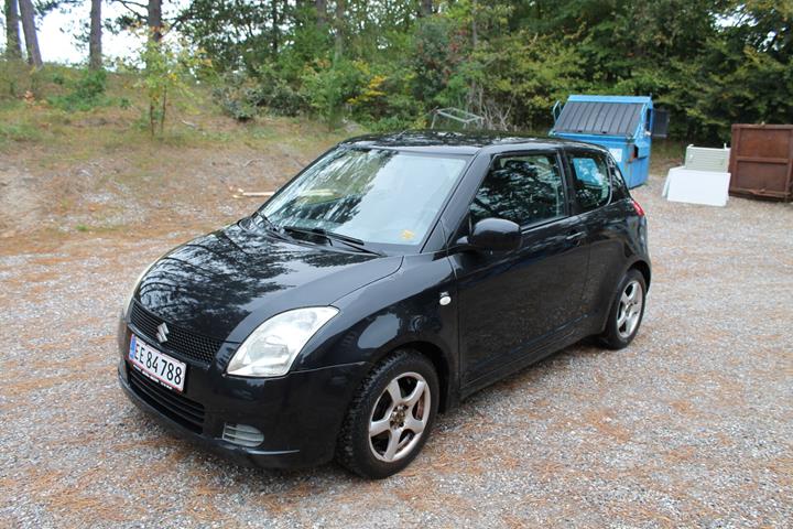 Sort Suzuki Swift fra 2007