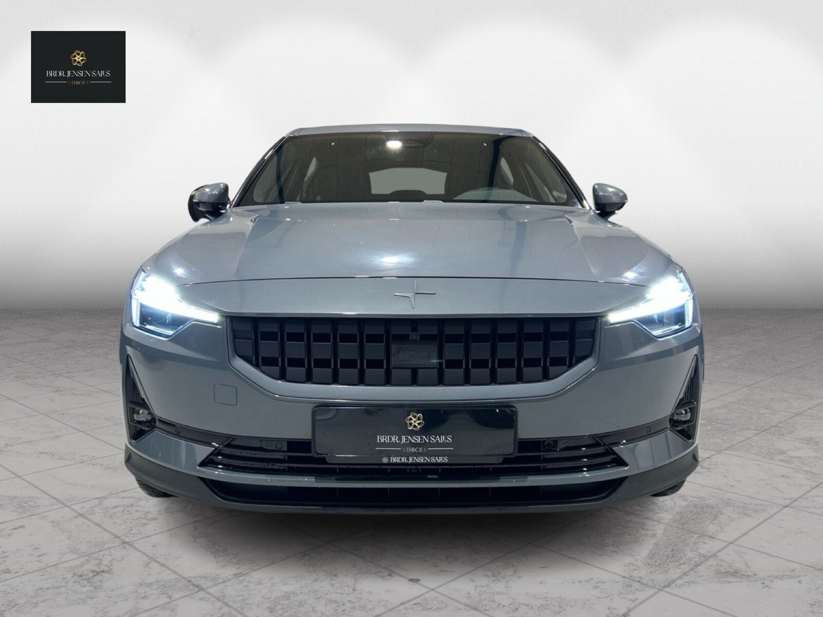 Grå Polestar 2 fra 2022