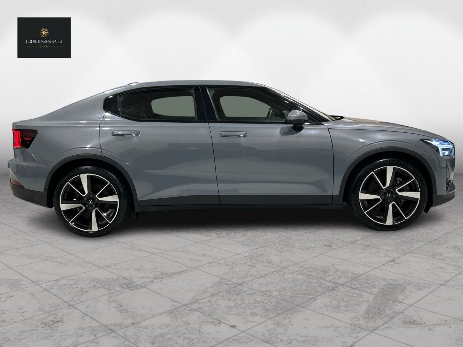 Grå Polestar 2 fra 2022