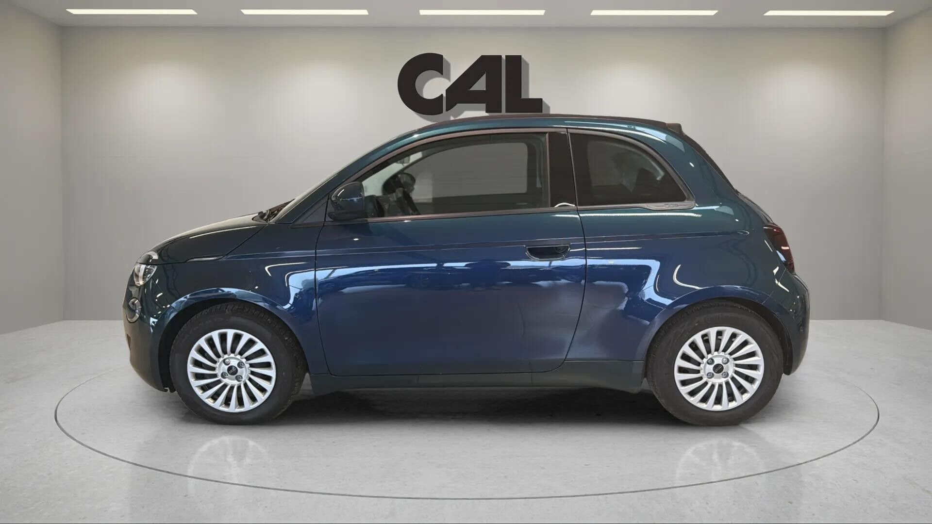 Grøn Fiat 500e fra 2023