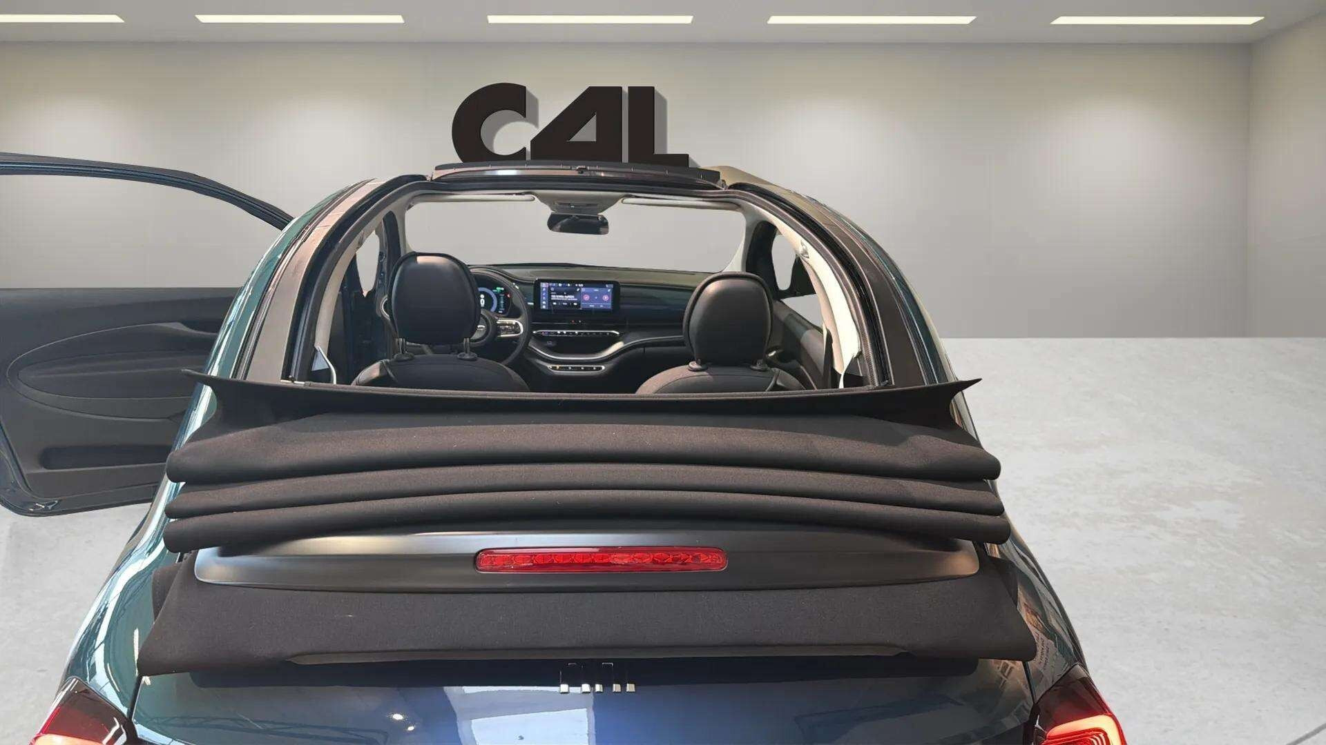 Grøn Fiat 500e fra 2023