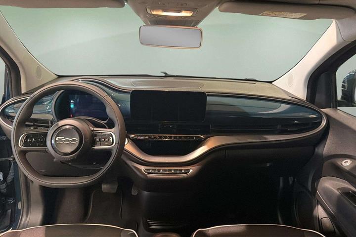 Grøn Fiat 500e fra 2023