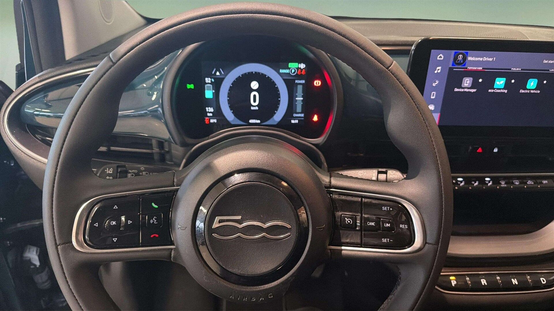 Grøn Fiat 500e fra 2023