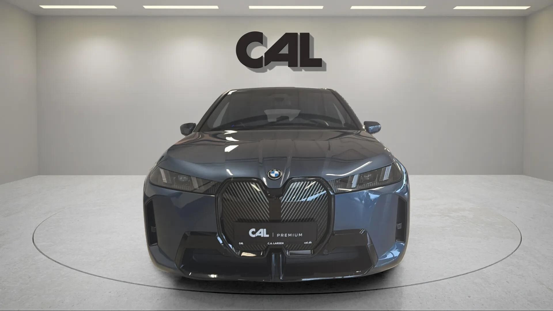 Blå BMW iX fra 2025