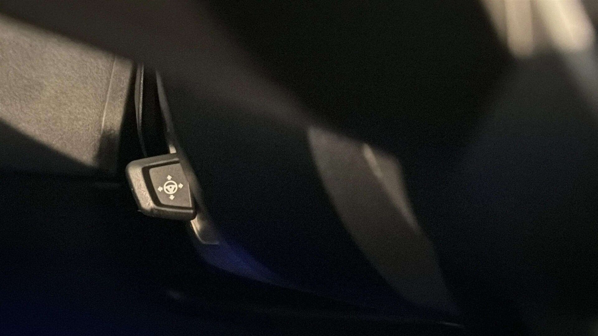 Blå BMW iX fra 2025