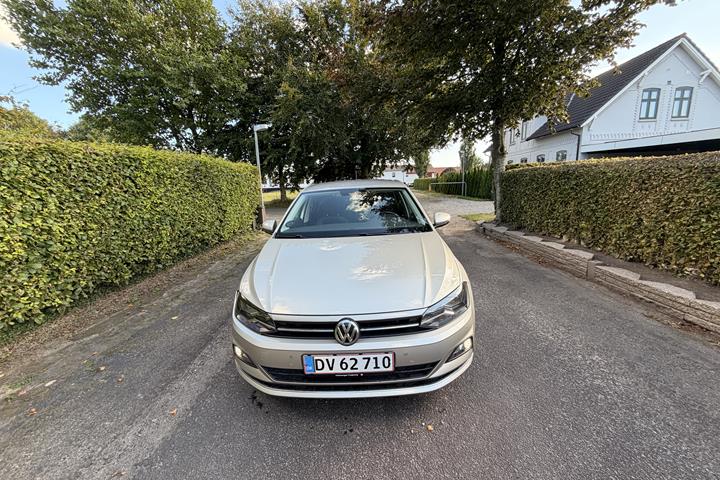 Beige VW Polo fra 2018