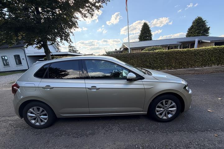 Beige VW Polo fra 2018