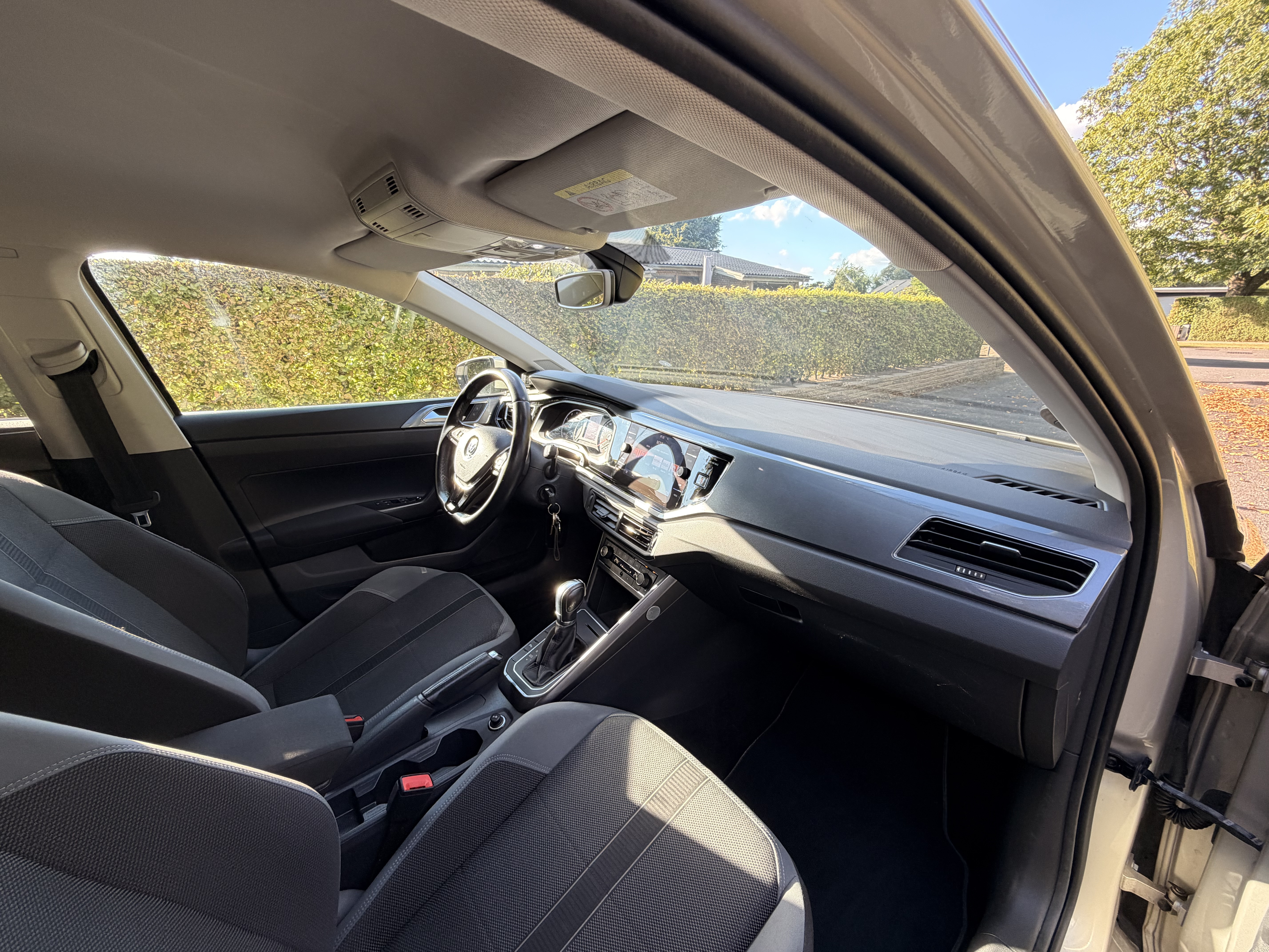 Beige VW Polo fra 2018