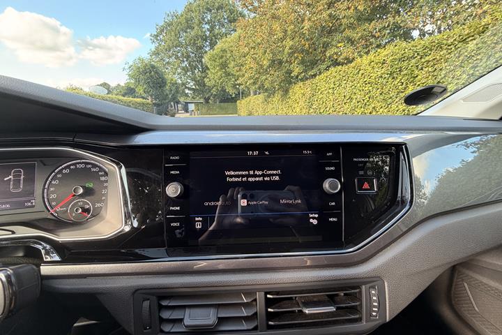 Beige VW Polo fra 2018