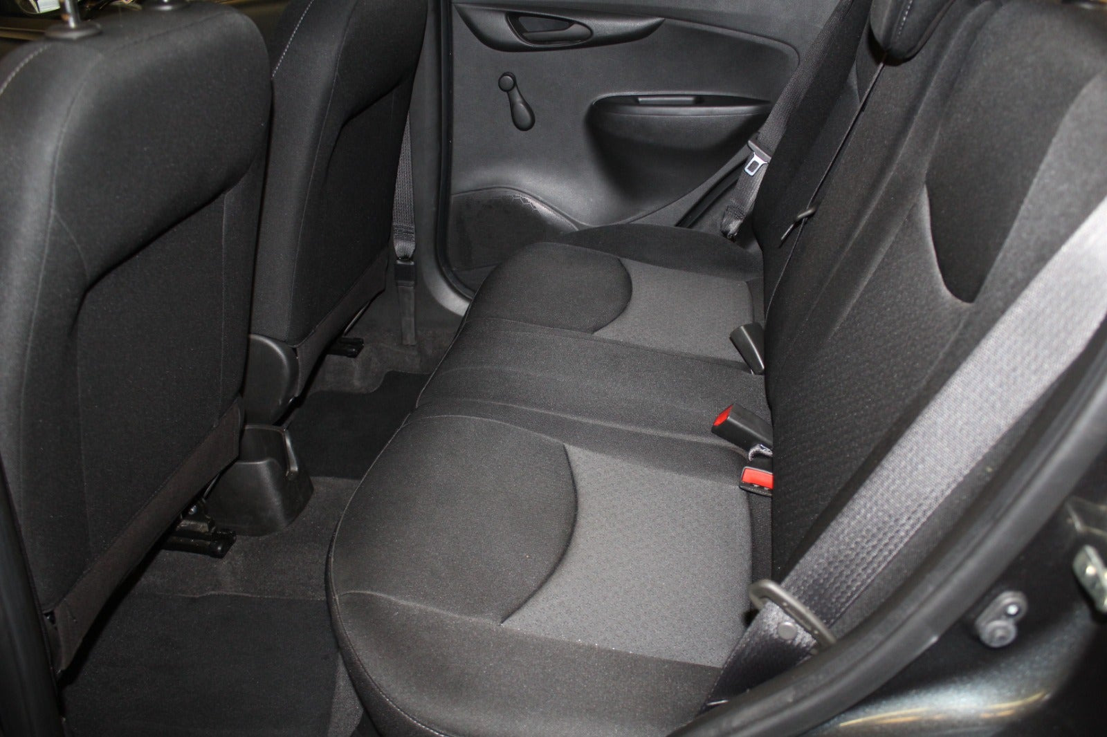 Grå Opel Karl fra 2018