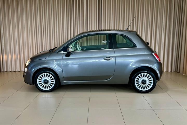 Grå Fiat 500C fra 2011