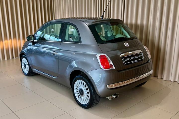 Grå Fiat 500C fra 2011