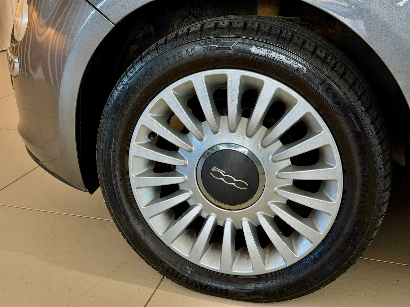 Grå Fiat 500C fra 2011