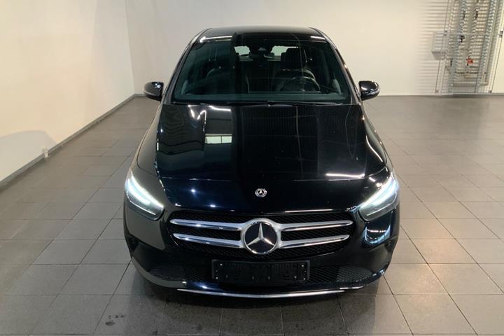 Sort Mercedes B200 d fra 2019