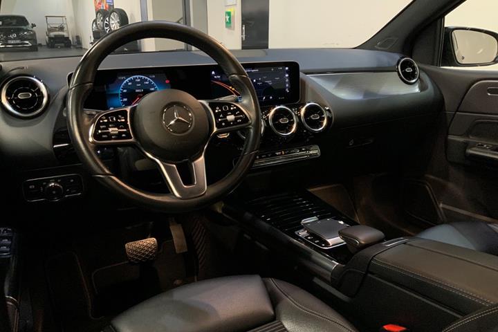Sort Mercedes B200 d fra 2019