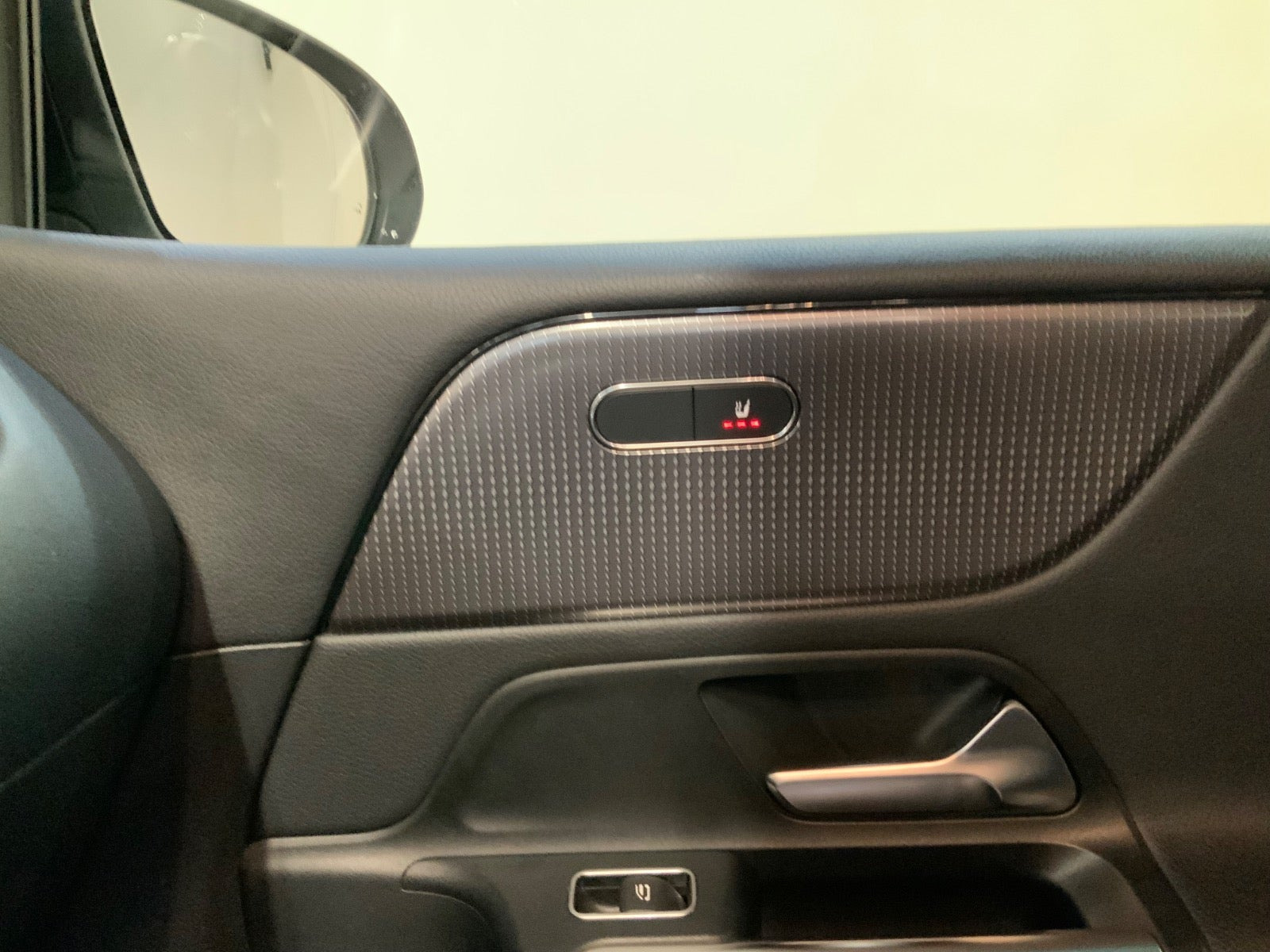 Sort Mercedes B200 d fra 2019