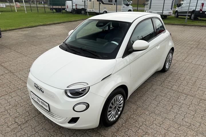 Hvid Fiat 500e fra 2024
