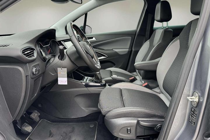 Sølv Opel Crossland X fra 2017