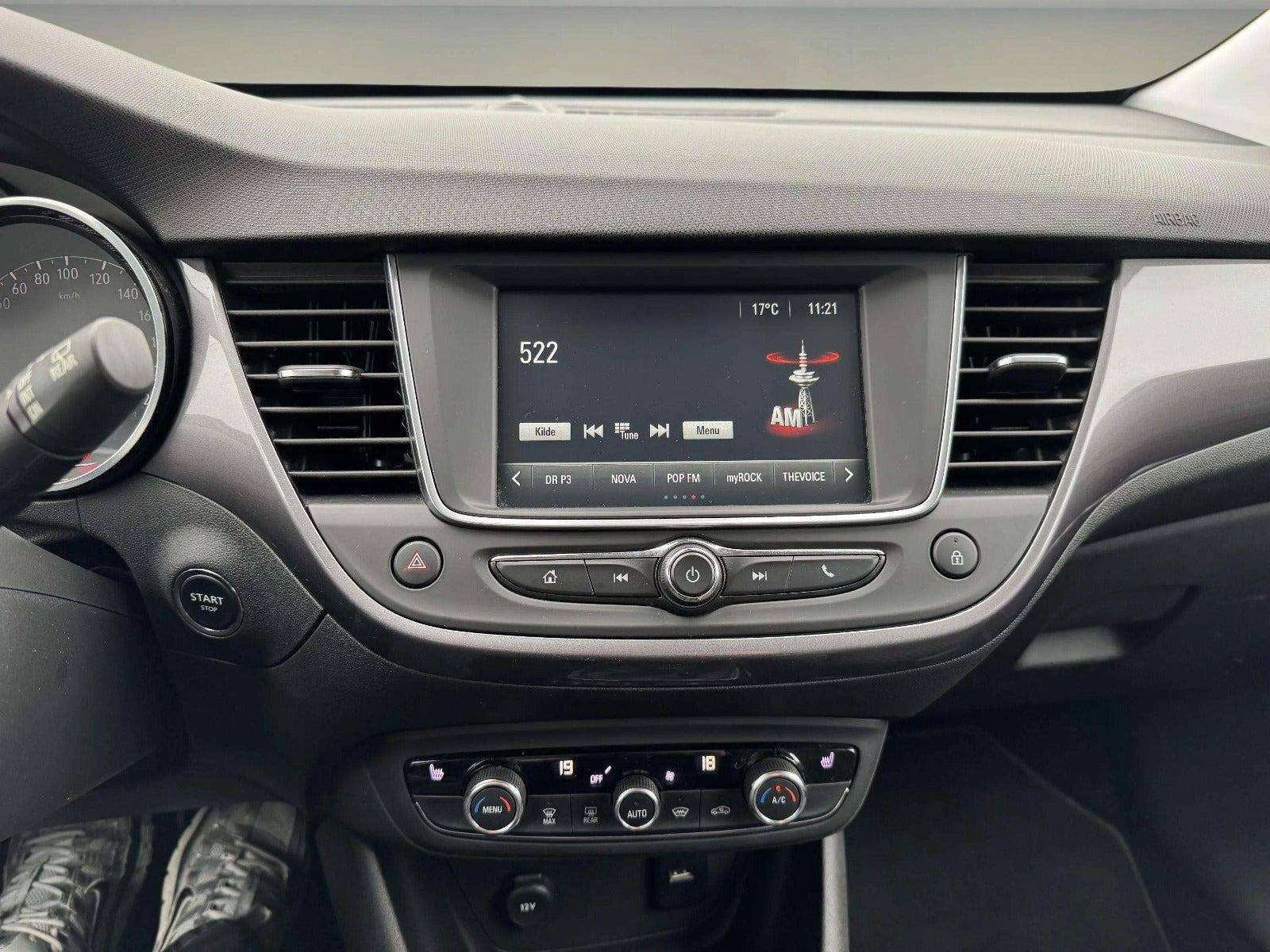 Sølv Opel Crossland X fra 2017