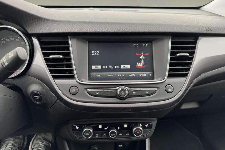 Sølv Opel Crossland X fra 2017