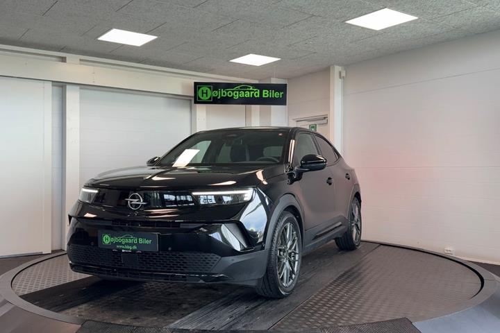 Sort Opel Mokka-e fra 2024