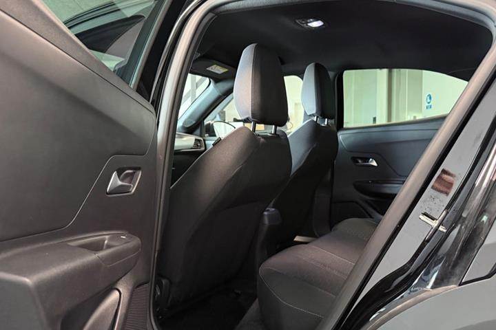 Sort Opel Mokka-e fra 2024