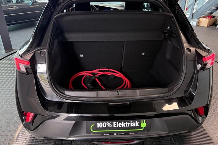 Sort Opel Mokka-e fra 2024