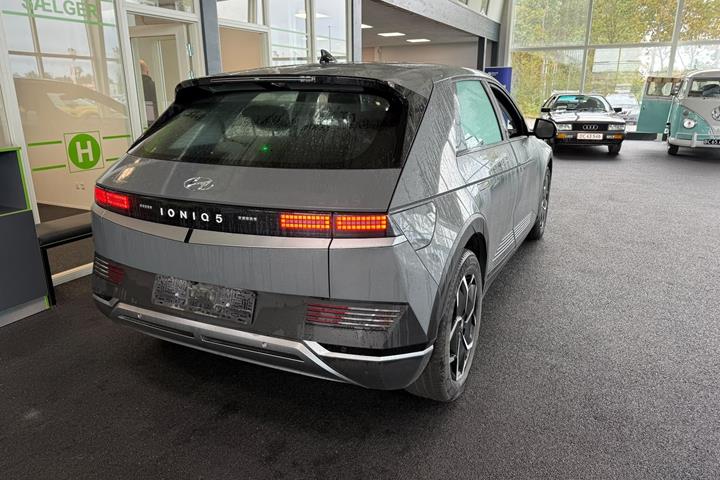 Grå Hyundai Ioniq 5 fra 2022