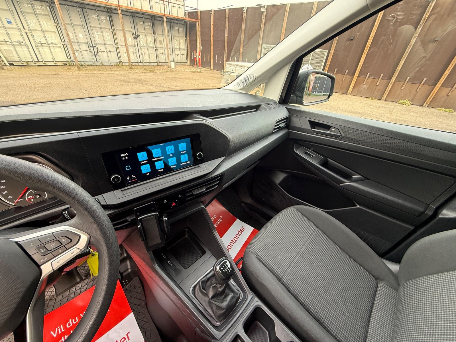 Sort VW Caddy fra 2022