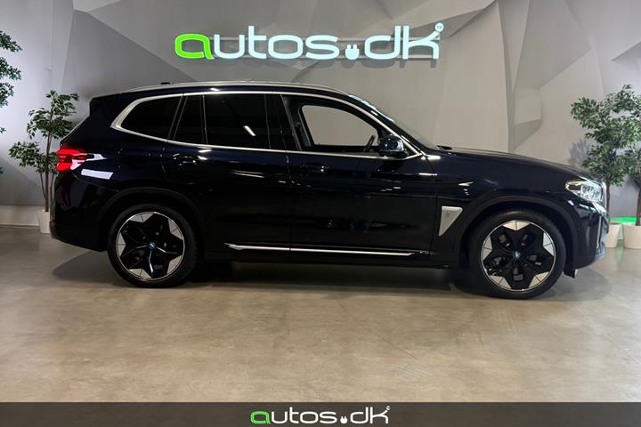 Sort BMW iX3 fra 2021