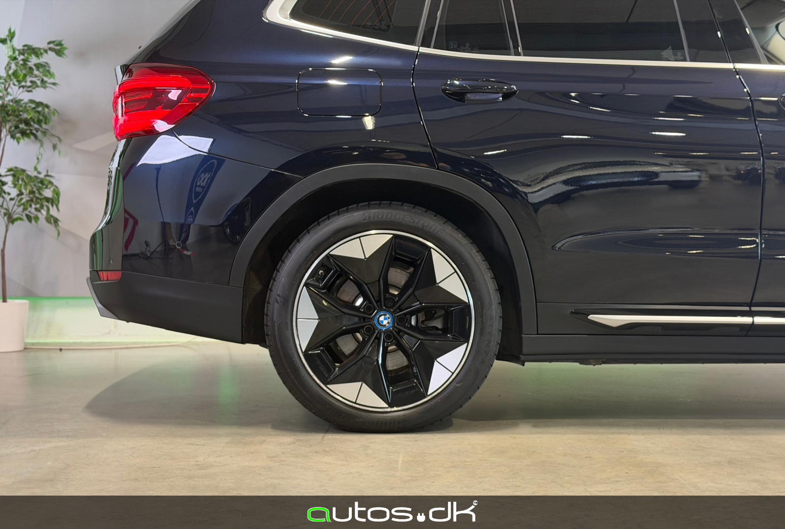 Sort BMW iX3 fra 2021