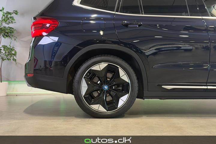 Sort BMW iX3 fra 2021