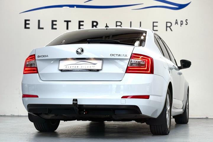 Hvid Skoda Octavia fra 2017
