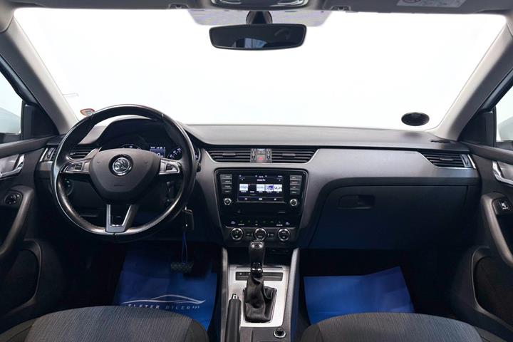 Hvid Skoda Octavia fra 2017