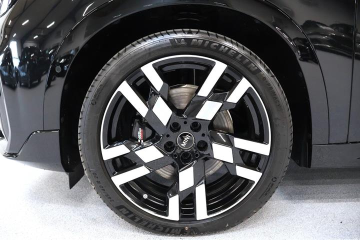Sort Mini Countryman E fra 2025