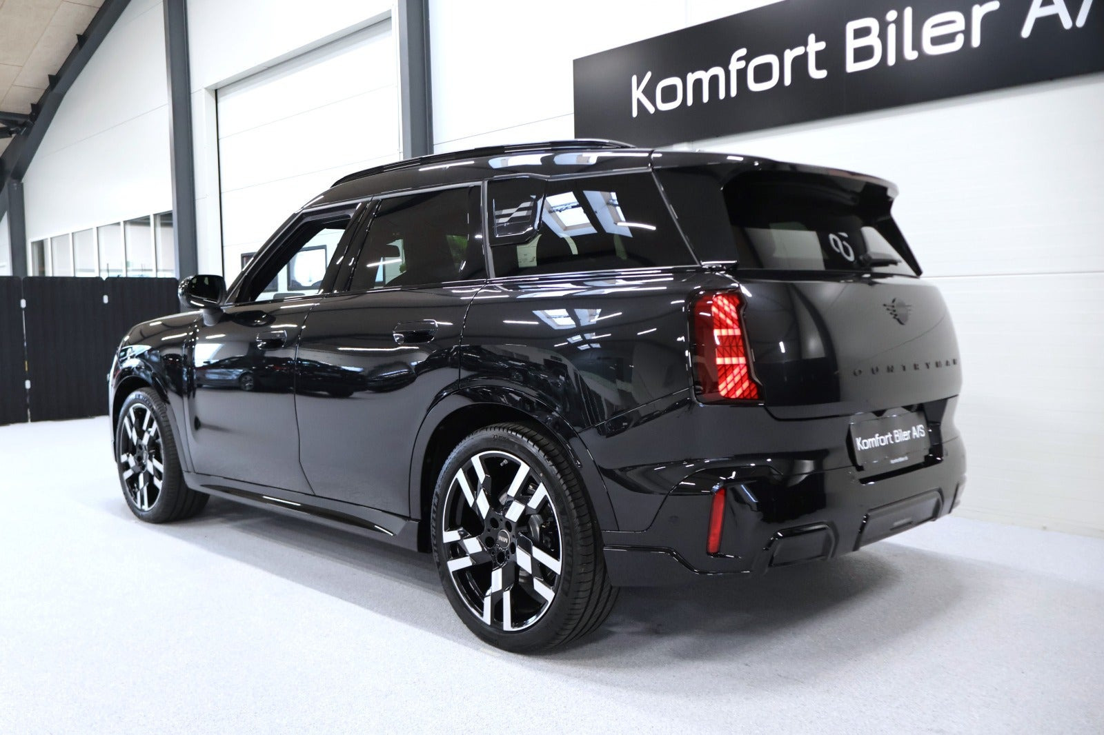 Sort Mini Countryman E fra 2025