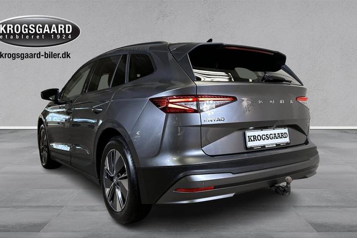 Grå Skoda Enyaq fra 2022