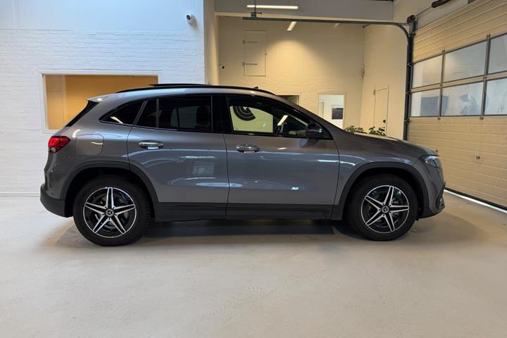 Grå Mercedes EQA350 fra 2023