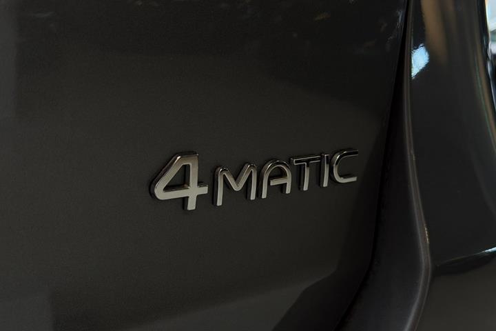 Grå Mercedes EQA350 fra 2023