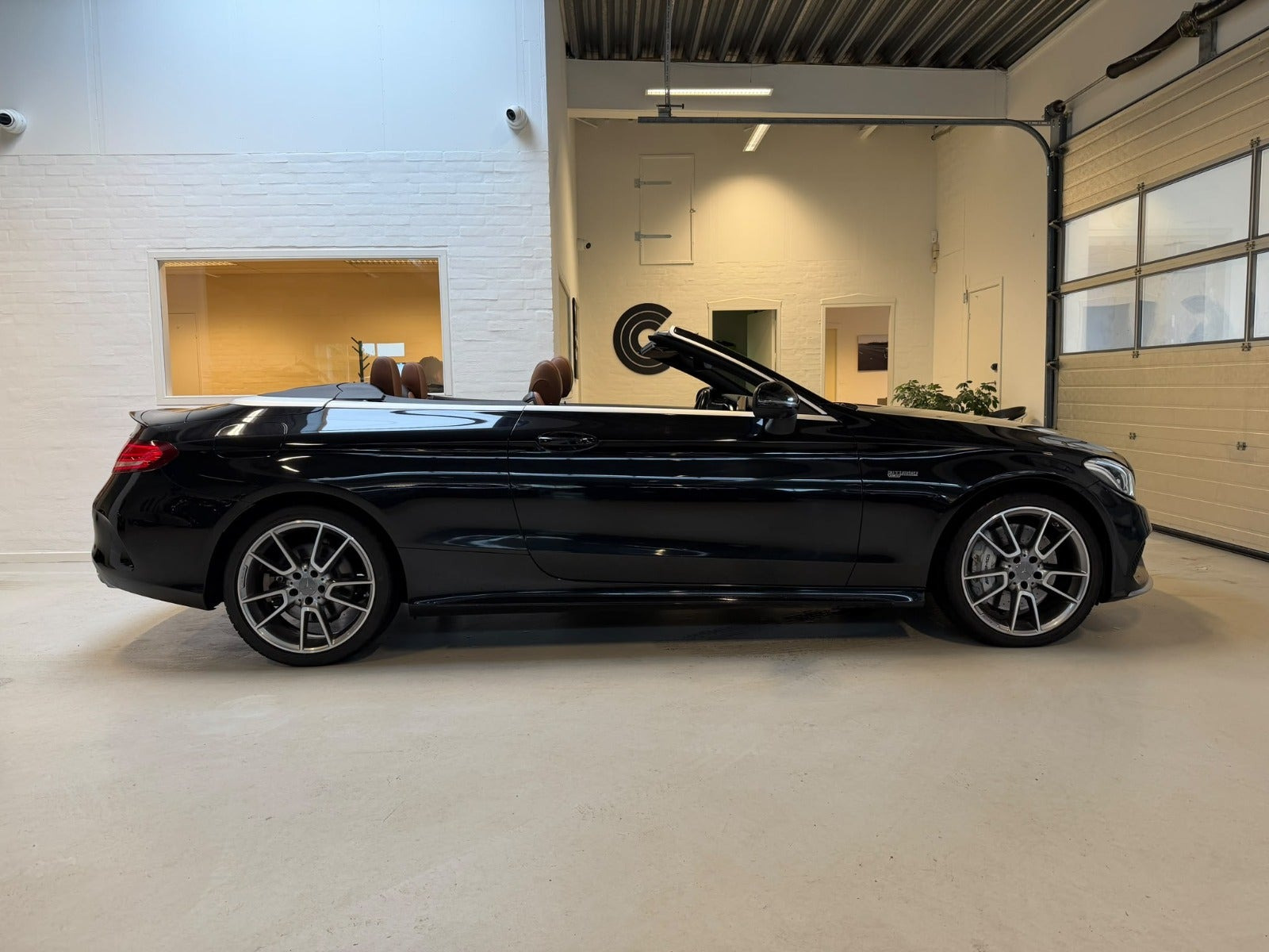 Sort Mercedes C43 fra 2017