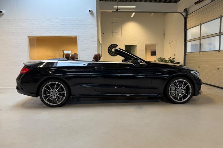 Sort Mercedes C43 fra 2017