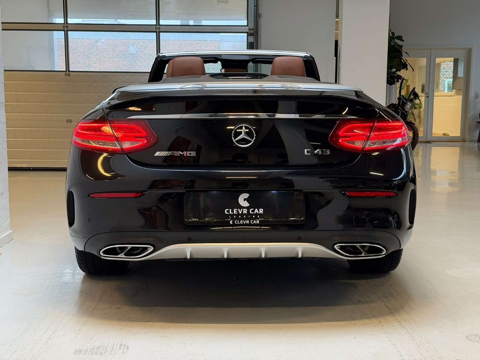 Sort Mercedes C43 fra 2017