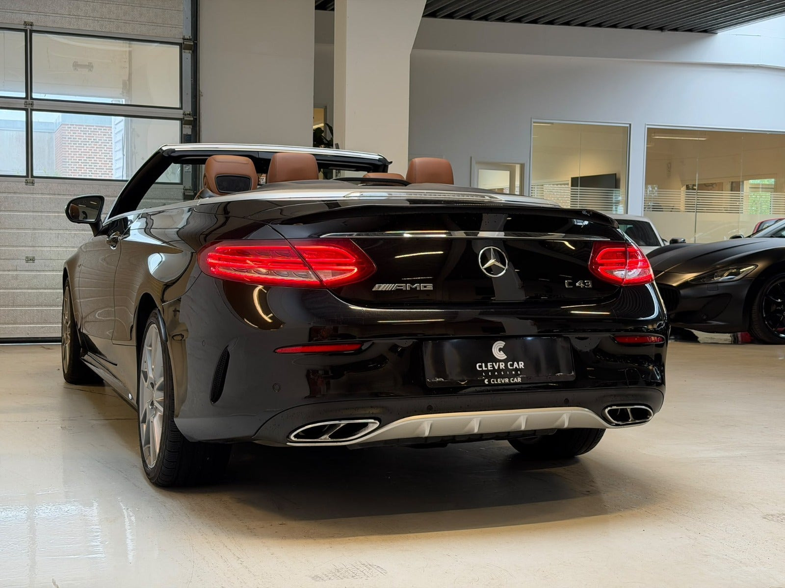 Sort Mercedes C43 fra 2017