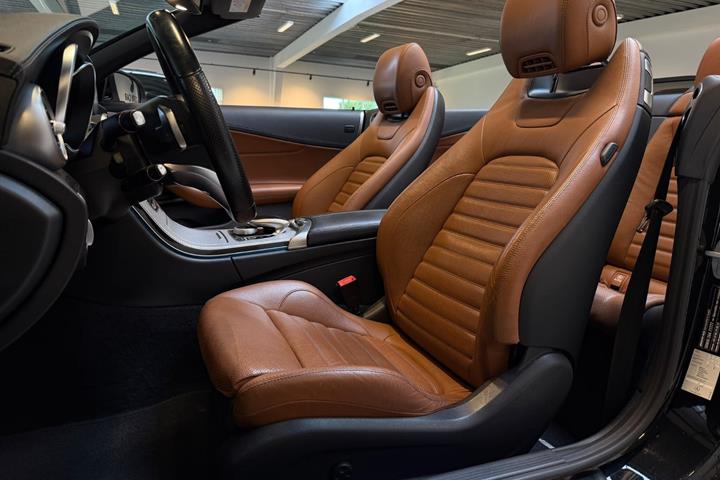 Sort Mercedes C43 fra 2017